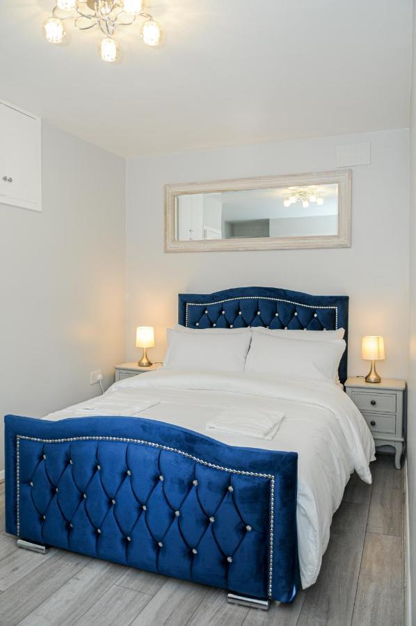 Greater London, 1 Bed London Flat, Parking, Nr Metro Stations, 15Mins To London Lejlighed Eksteriør billede